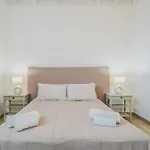 Mediterranea מלון דירות